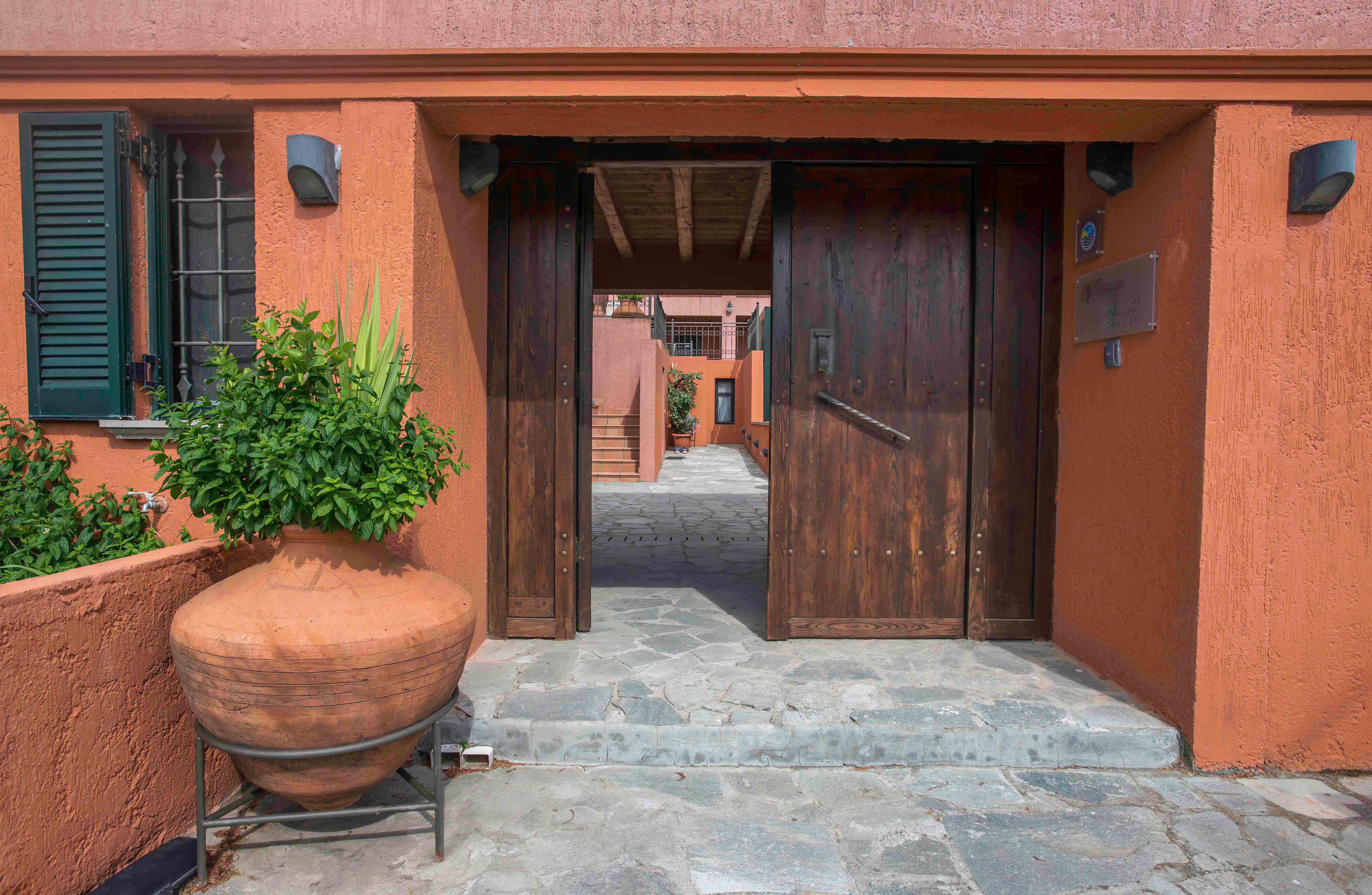 Varos Village Boutique Hotel Exterior photo